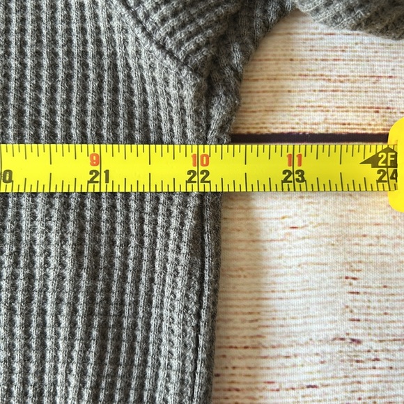 NWOT Uniqlo Thermal Waffle Knit Top - Picture 4 of 7
